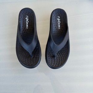 RYKA RE-ZORB LITE FLIP FLOPS
